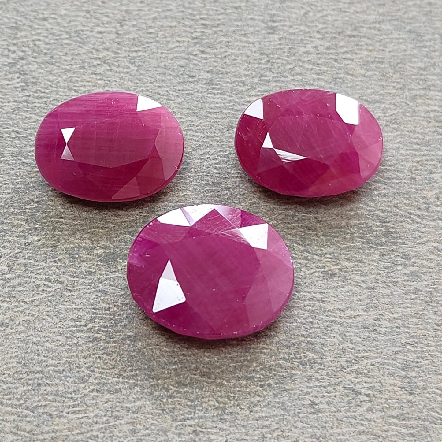 Ruby Gemstone Normal Cut : 23.20cts Natural Untreated Unheated Red Ruby Oval Shape 13.5*10mm - 14.5*12mm 3pcs
