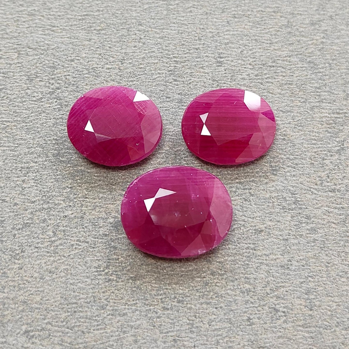 Ruby Gemstone Normal Cut : 23.30cts Natural Untreated Unheated Red Ruby Oval Shape 13.5*11.5mm - 15*12mm 3pcs