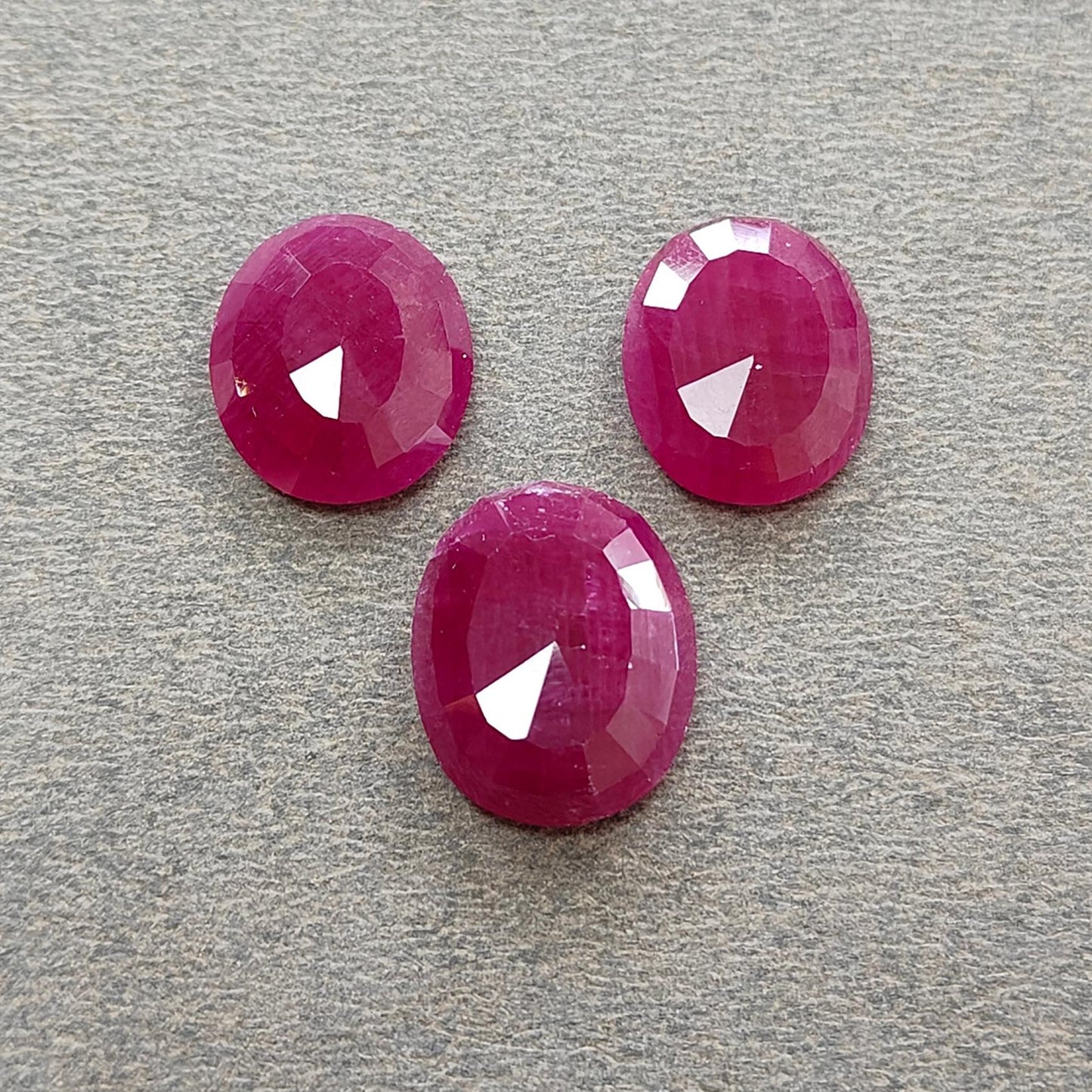 Ruby Gemstone Normal Cut : 23.30cts Natural Untreated Unheated Red Ruby Oval Shape 13.5*11.5mm - 15*12mm 3pcs