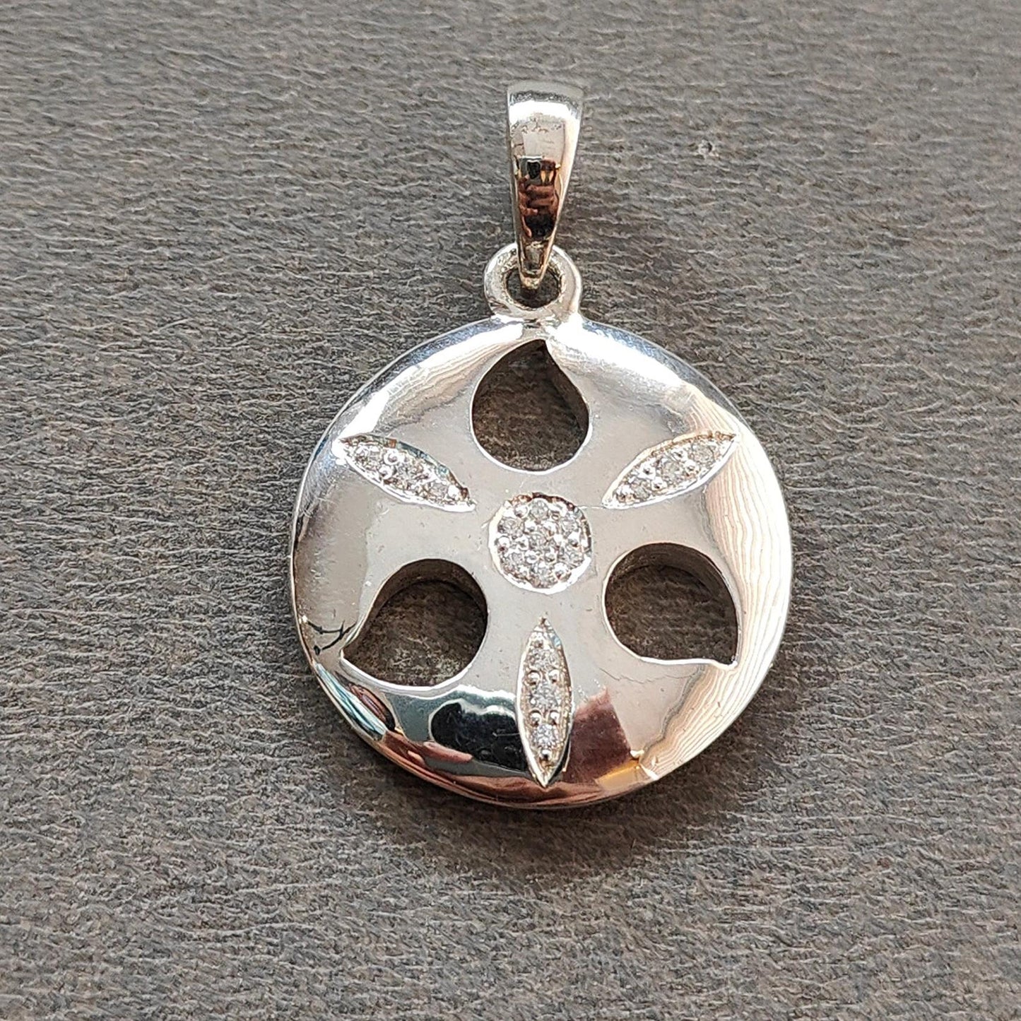 925 Sterling Silver CZ Pendant : 9.34gms (apx) Fashion Round Cubic Zirconia Pendant With Normal Loop 1.25" Gift For Her