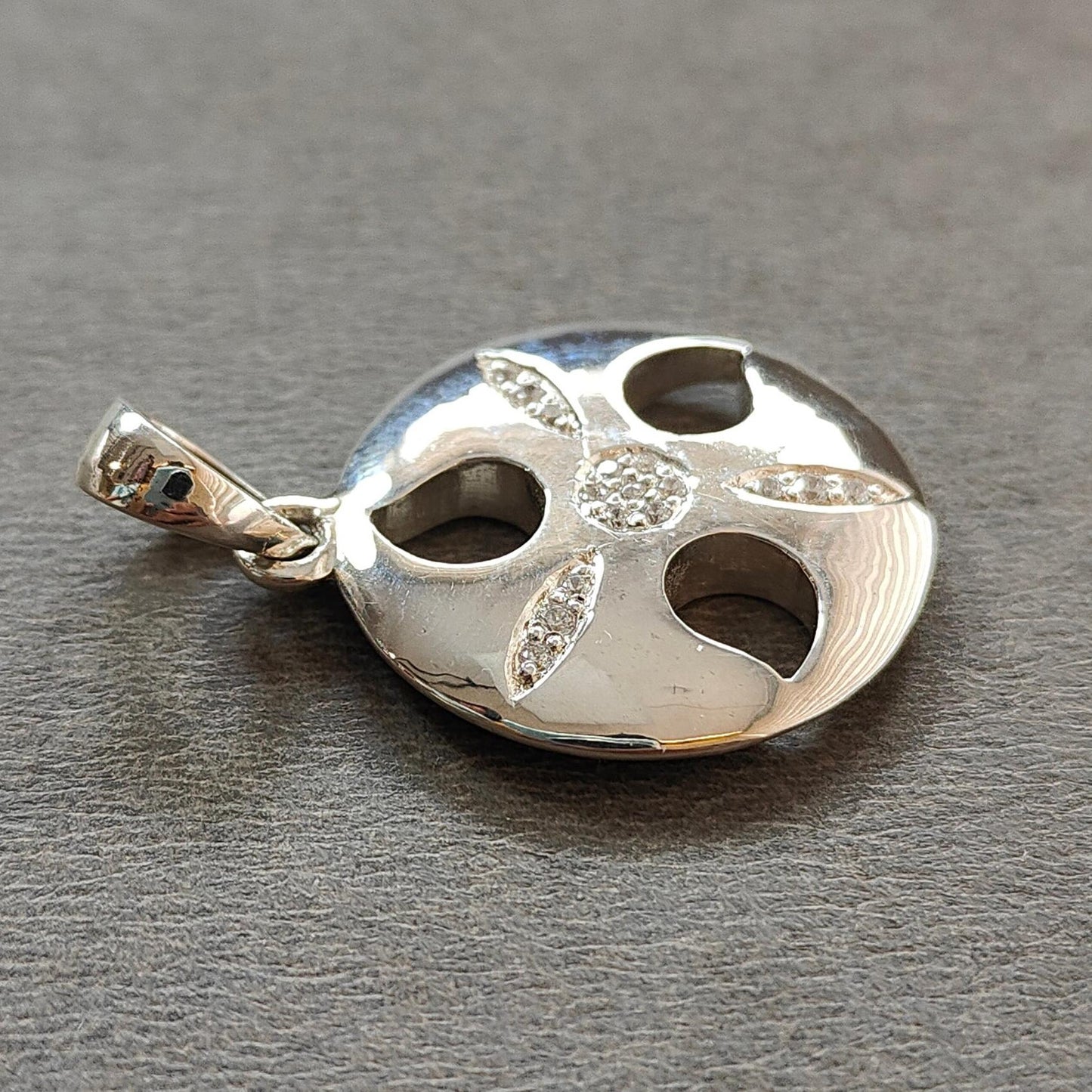 925 Sterling Silver CZ Pendant : 9.34gms (apx) Fashion Round Cubic Zirconia Pendant With Normal Loop 1.25" Gift For Her