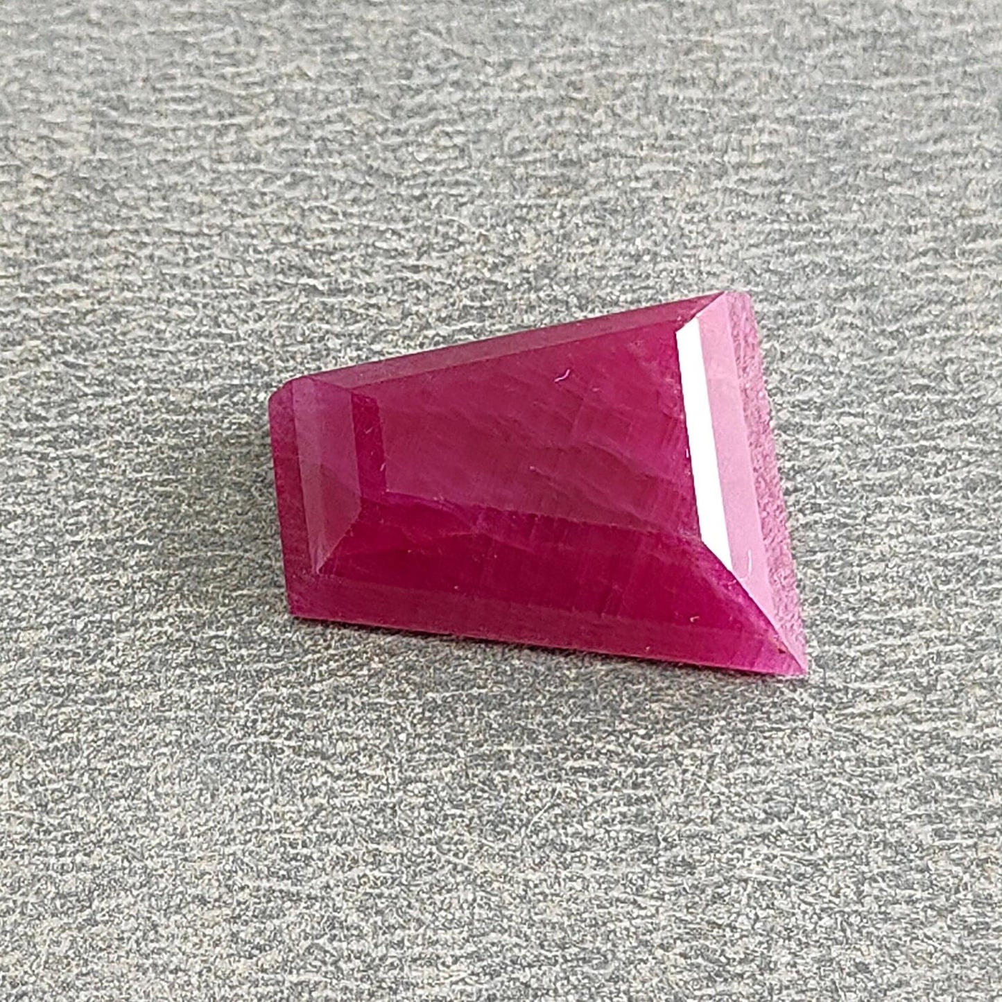 Ruby Gemstone Step Cut : 12.30cts Natural Untreated Unheated Red Ruby Trapezium Shape 17*13mm 1pc