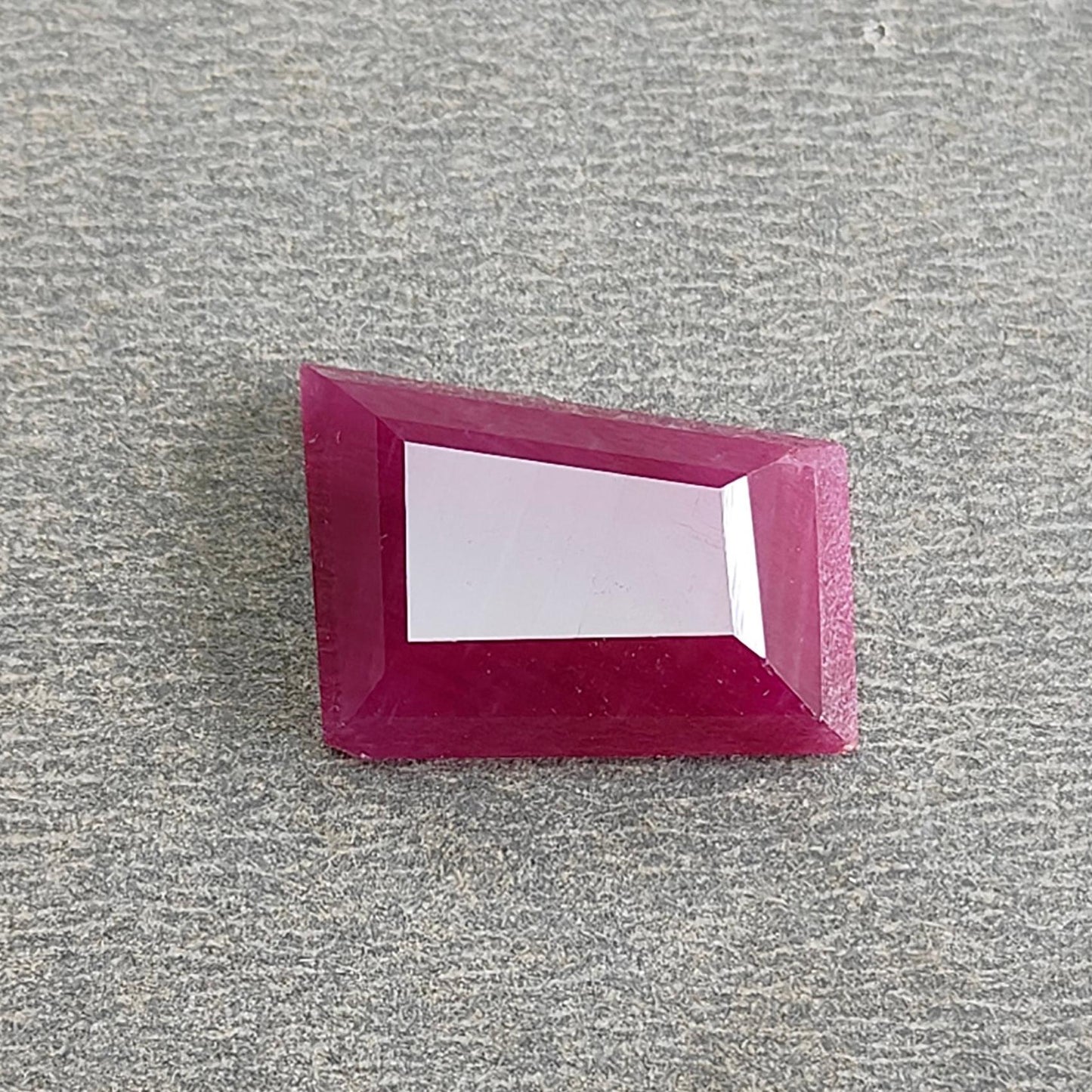 Ruby Gemstone Step Cut : 13.80cts Natural Untreated Unheated Red Ruby Trapezium Shape 17*12mm 1pc