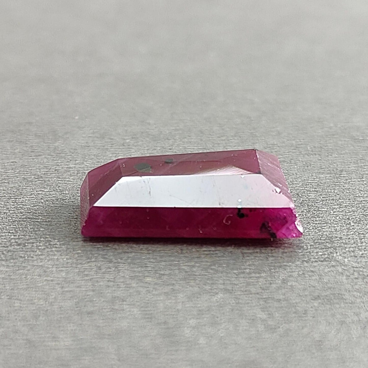 Ruby Gemstone Step Cut : 20.00cts Natural Untreated Unheated Red Ruby Trapezium Shape 19*16mm 1pc