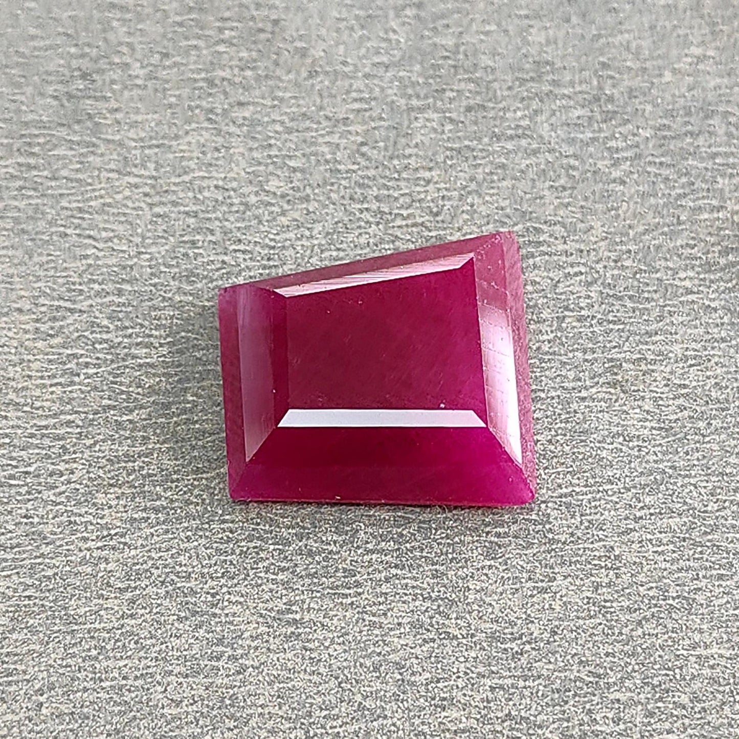 Ruby Gemstone Step Cut : 20.10cts Natural Untreated Unheated Red Ruby Trapezium Shape 17*5mm 1pc