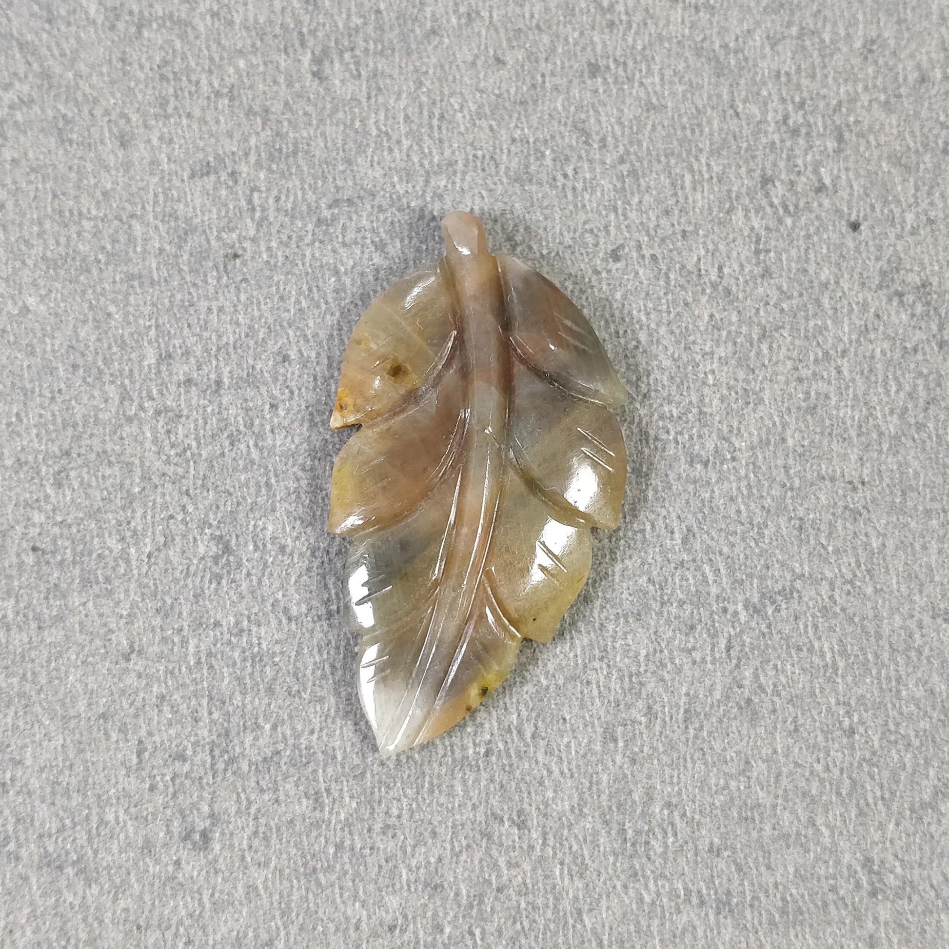 intaglio multi foglia di zaffiro