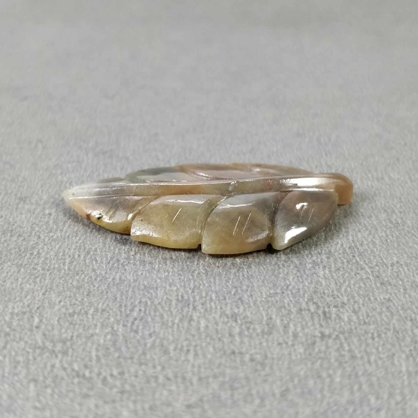 24.35cts Multi sapphire Carving Natural Untreated Gemstone Leaf Shape 36*20mm 1pc for Jewelry