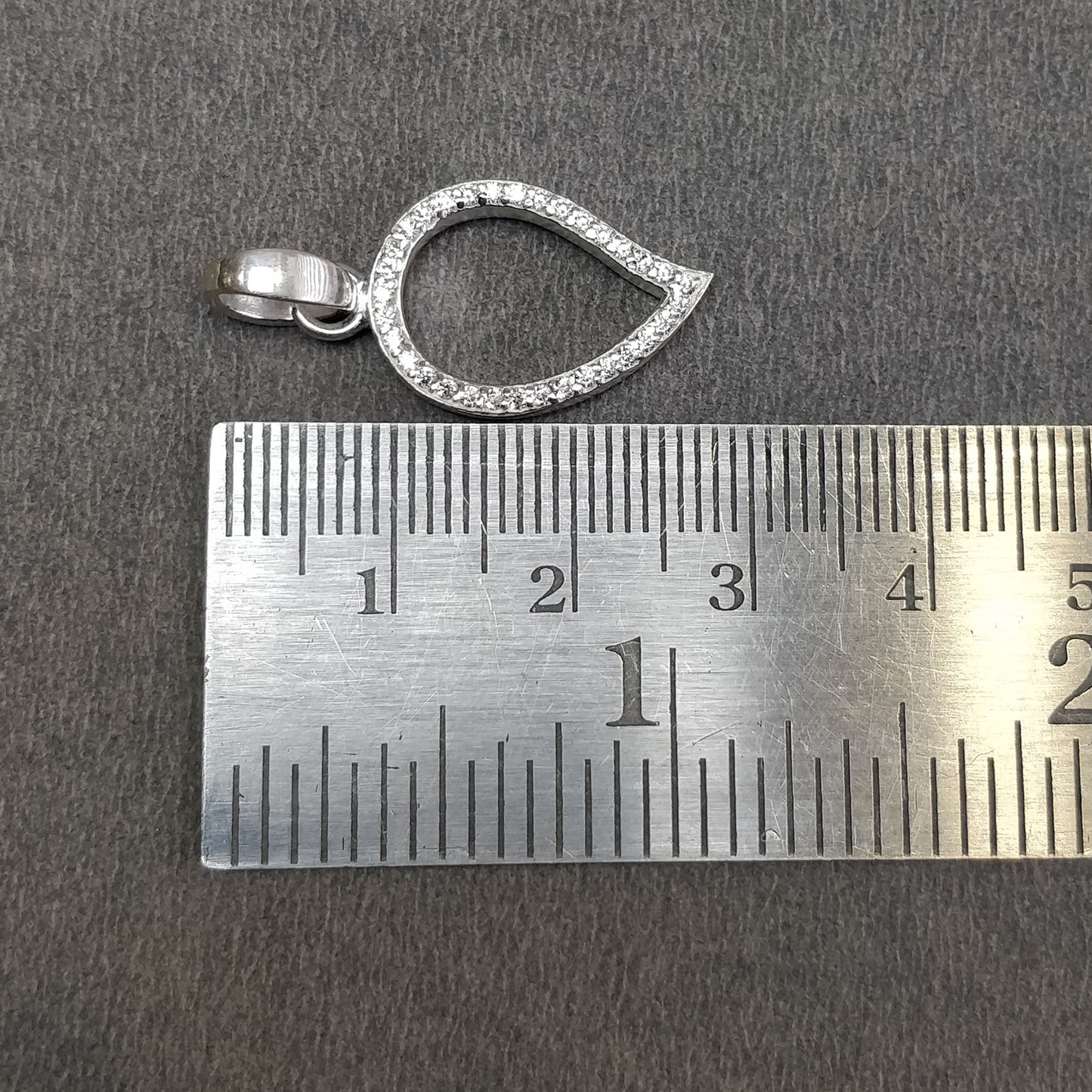 CUBIC ZIRCONIA With 925 Sterling Silver Pendant : 2.90gms(Approx) Fashion Small Thick Leaf Pendant 1.24" Gift For Her