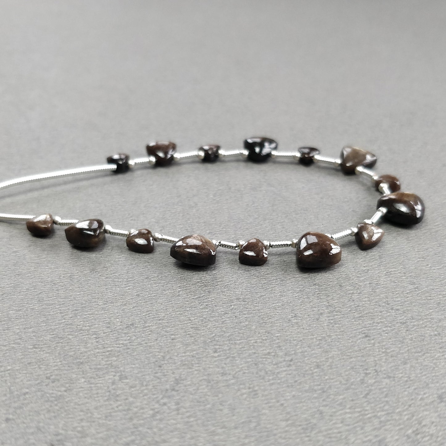 Golden Brown Chocolate Sapphire Gemstone Cabochon Loose Beads : 27.00cts Natural Unheated Triangle Plain Nuggets 5mm - 9mm