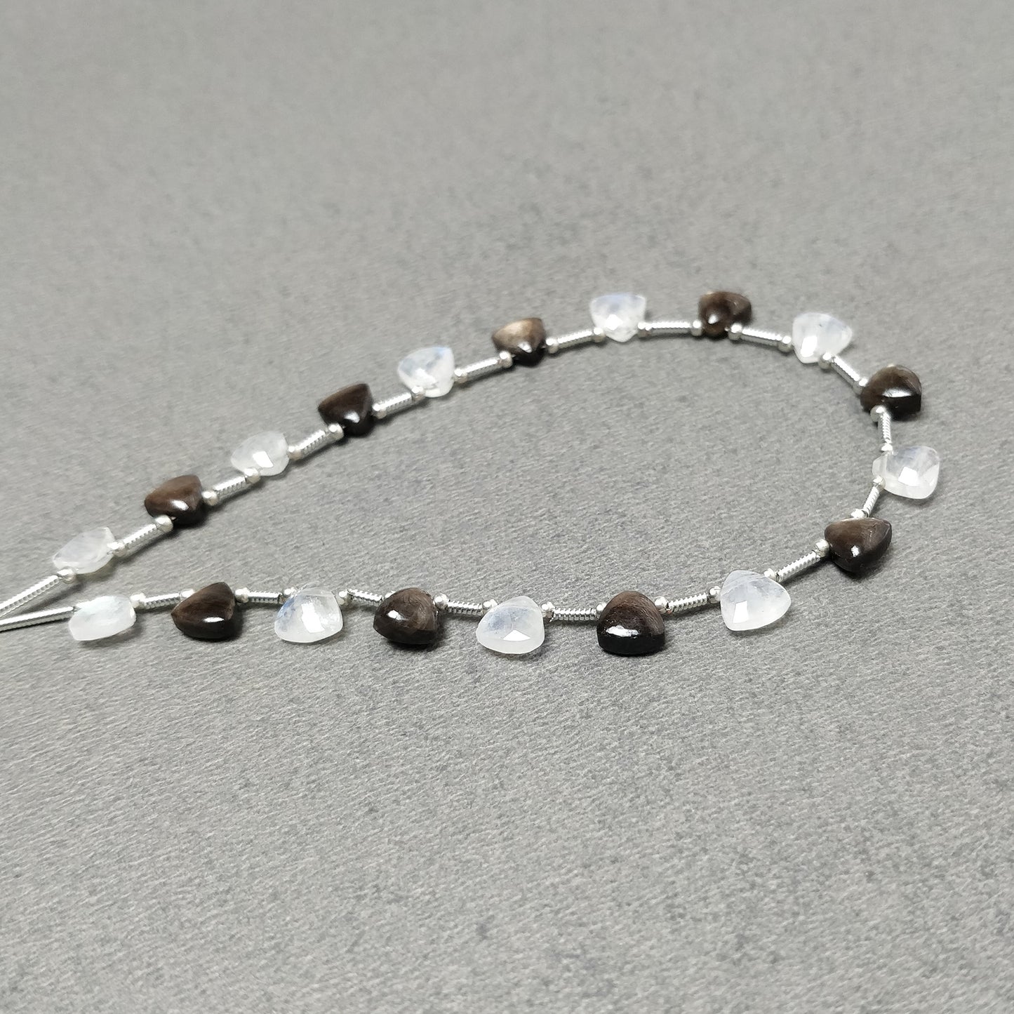 Chocolate Sapphire & Rainbow Moonstone Gemstone Cabochon And Checker Cut Loose Beads : 21.00cts(Approx) Natural Triangle Plain Nuggets 6mm