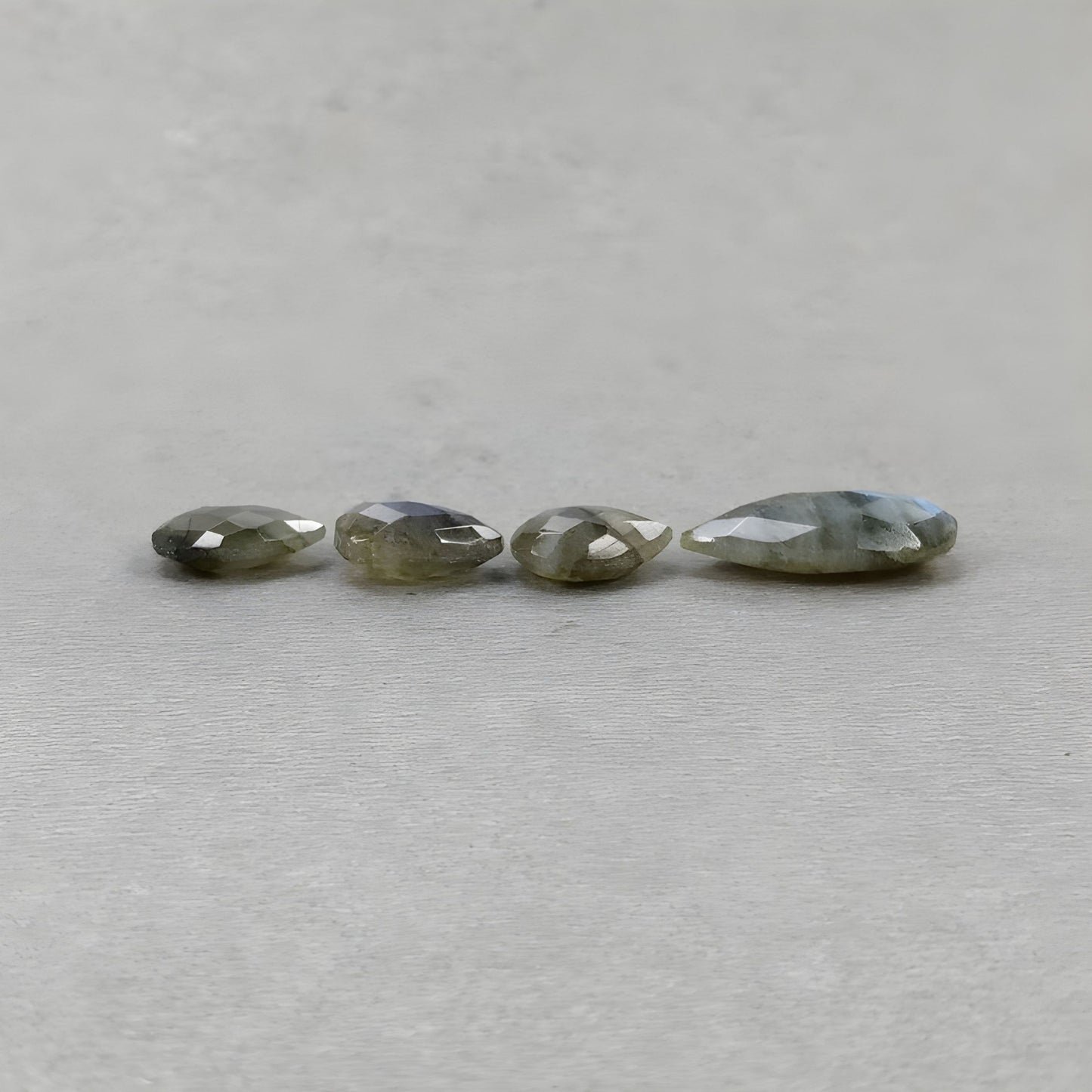 taglio di labradorite