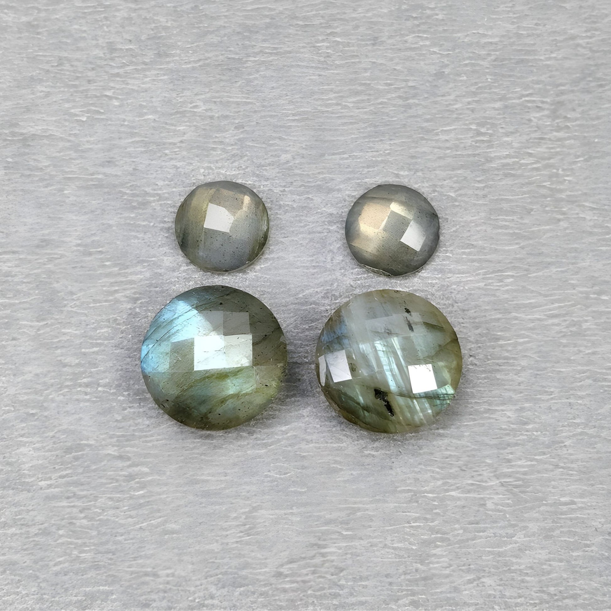 labradorite con riflessi arcobaleno