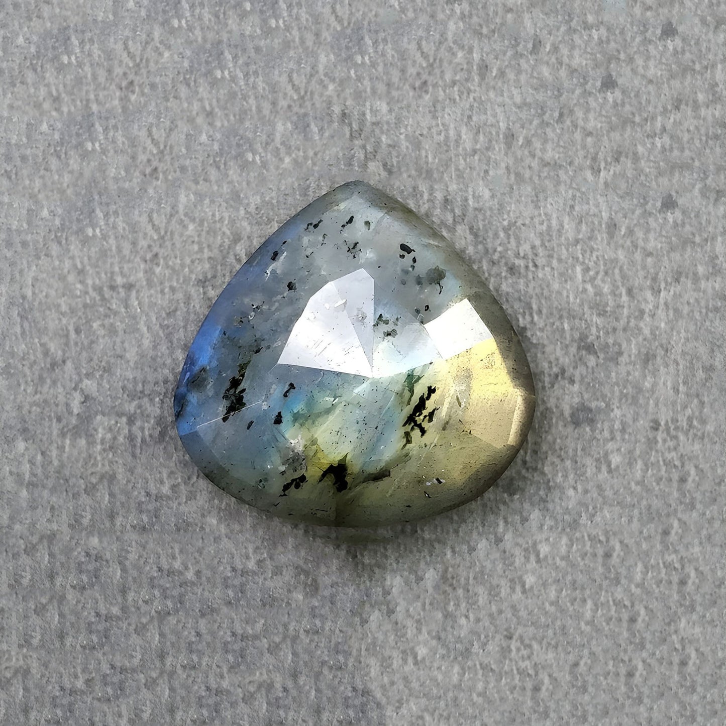 piedra preciosa labradorita