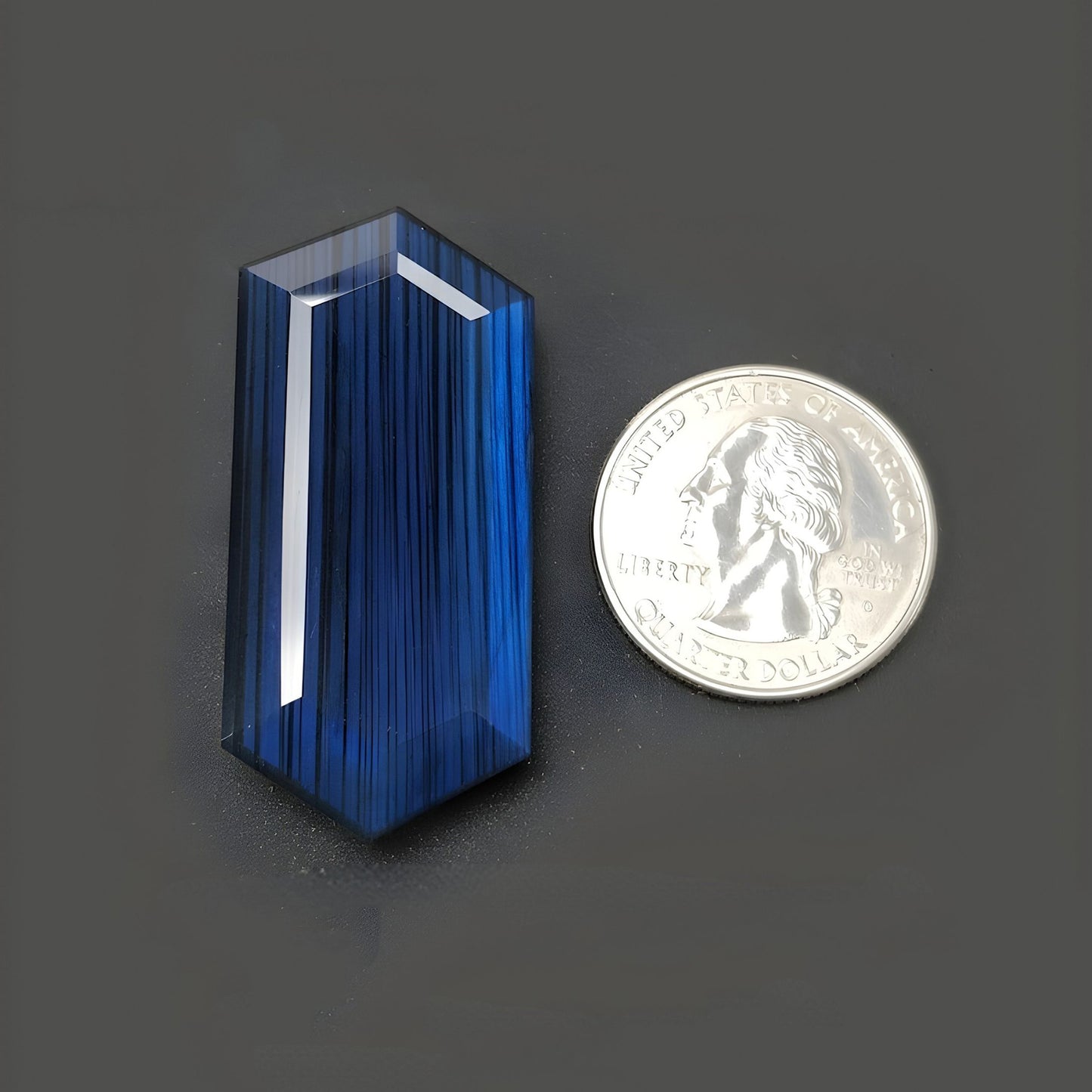 labradorite di forma irregolare