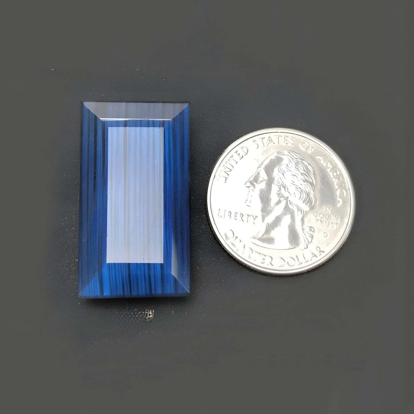 labradorite taillée à facettes