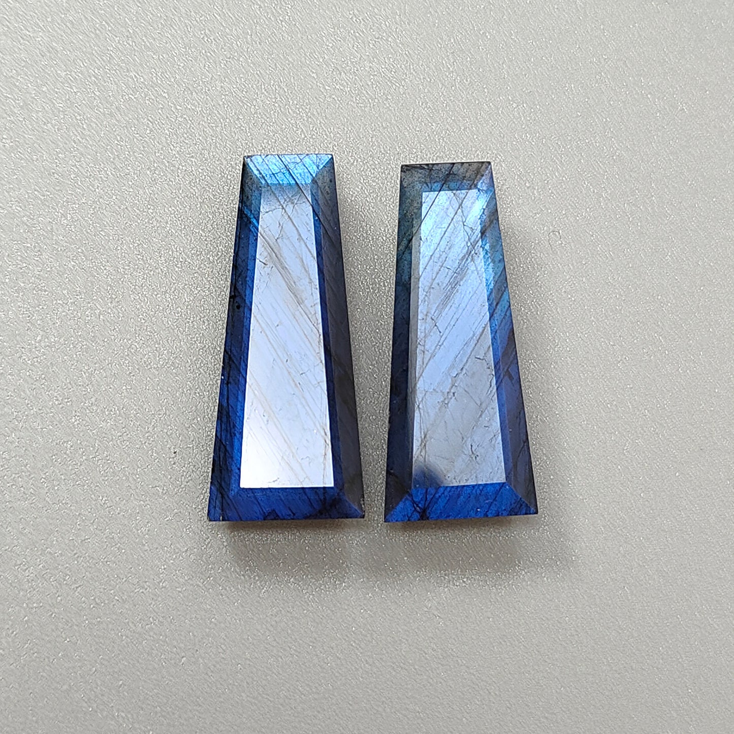 ブルーラブラドライト バゲットカット ファセット