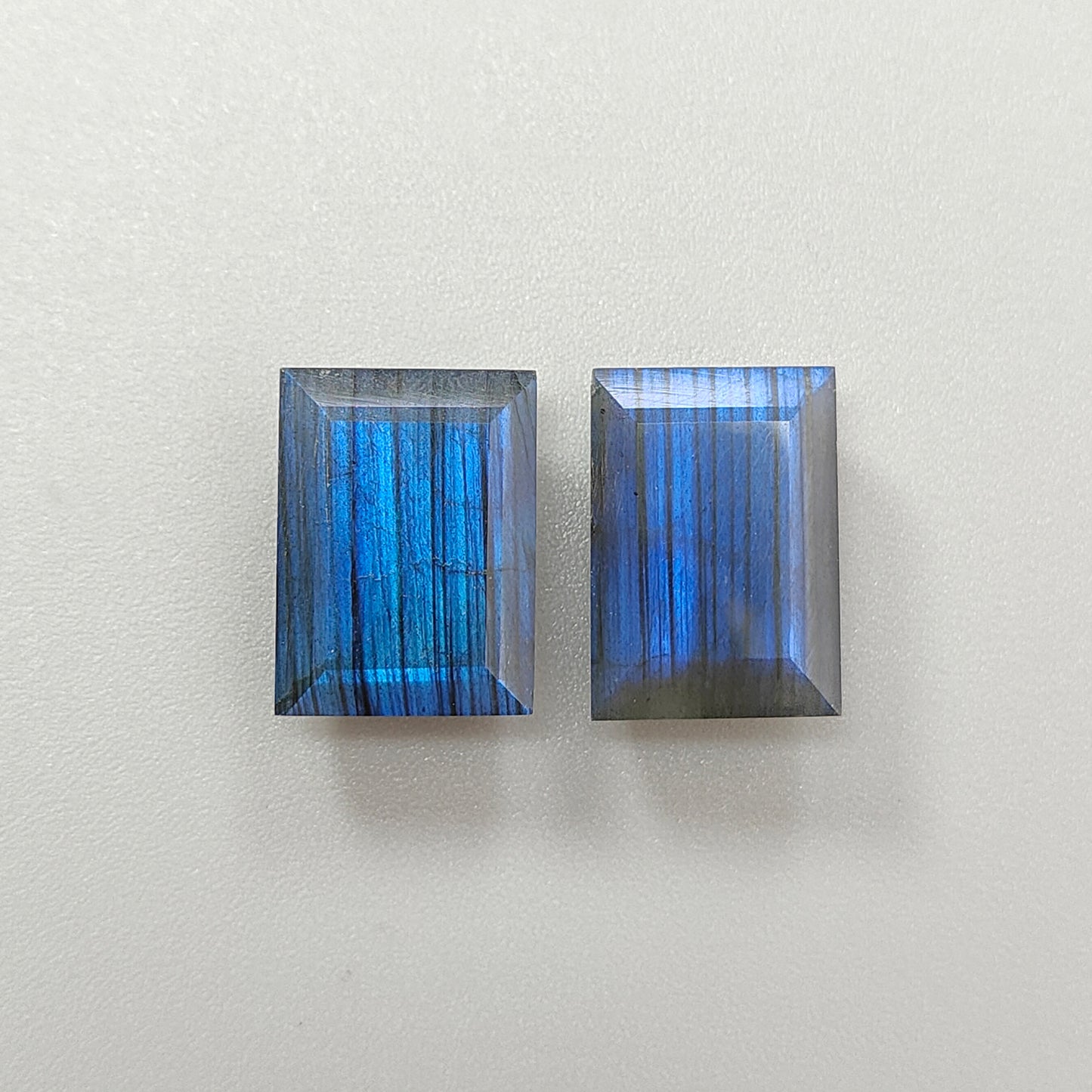 قطع اللابرادوريت متعددة الأوجه