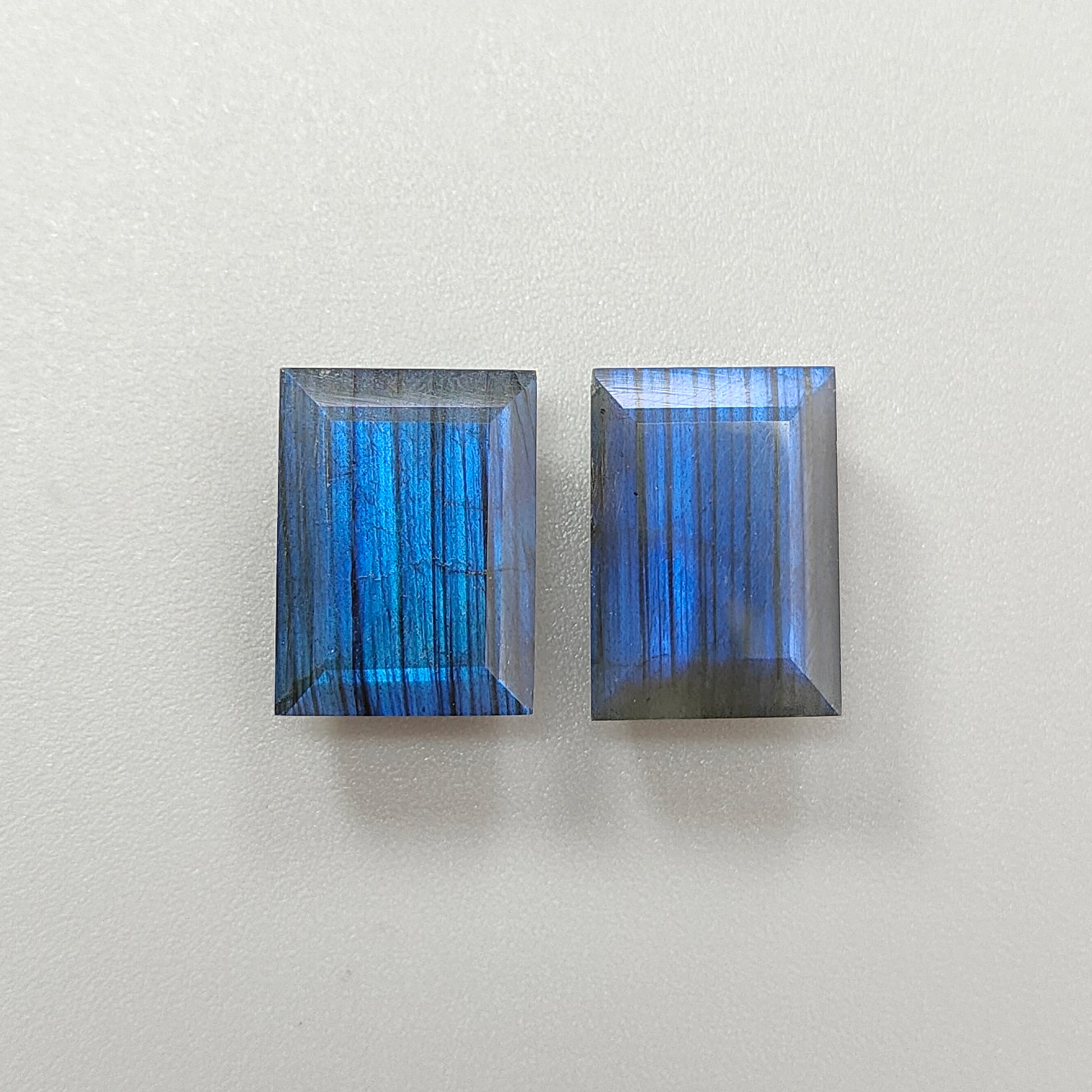 قطع اللابرادوريت متعددة الأوجه