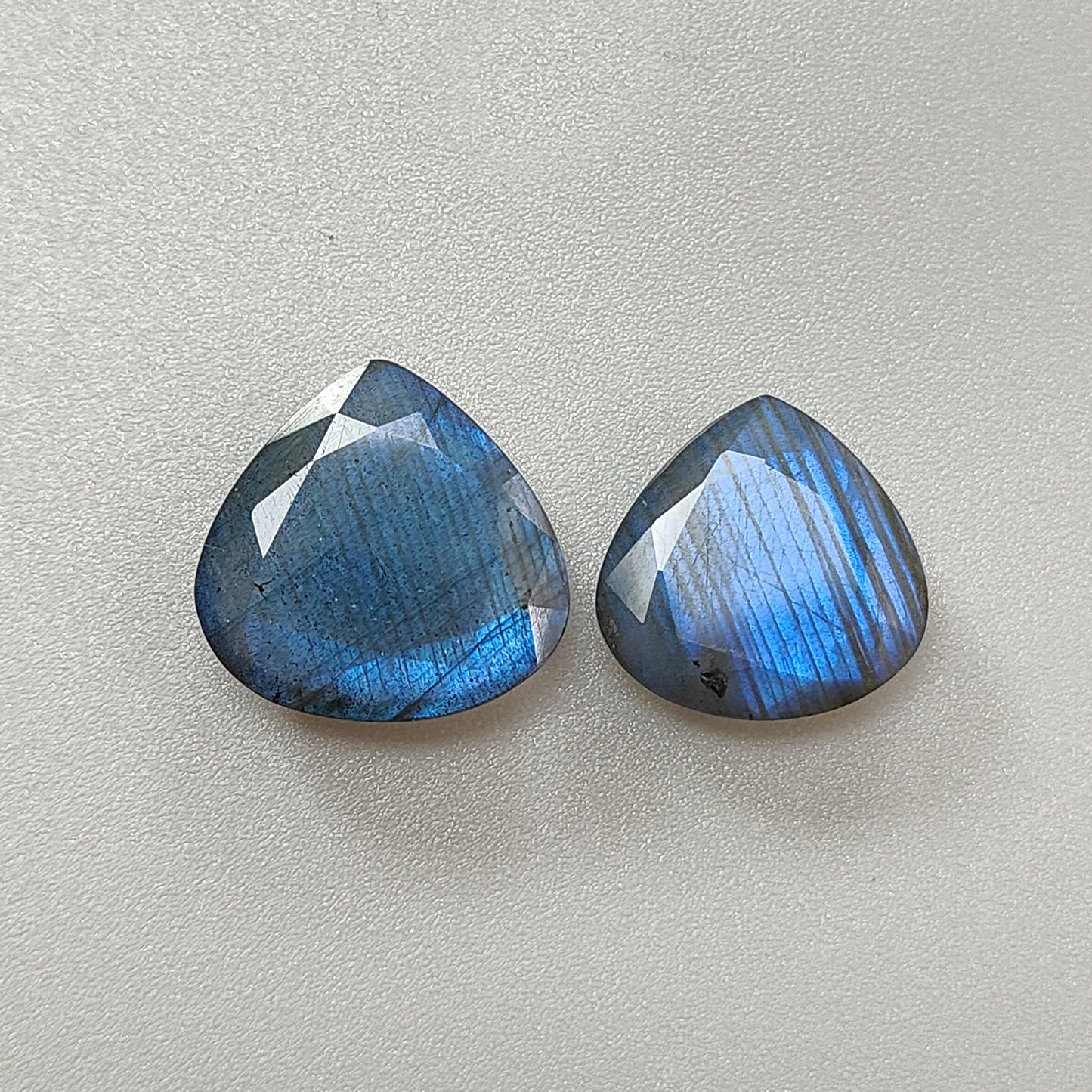 ラブラドライト ハート ファセットカット