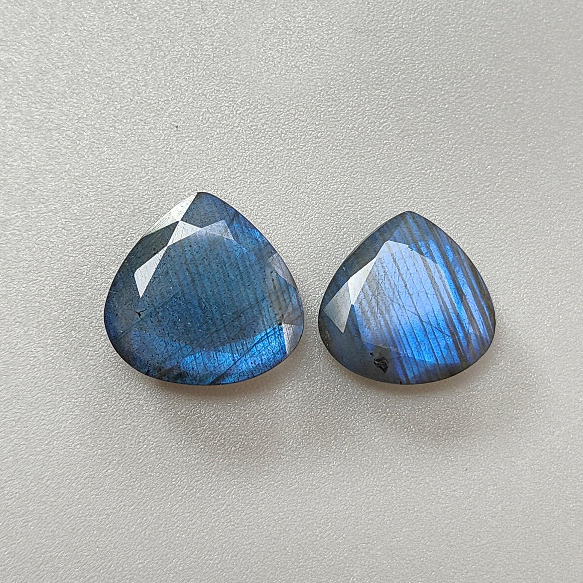 ラブラドライト ハート ファセットカット