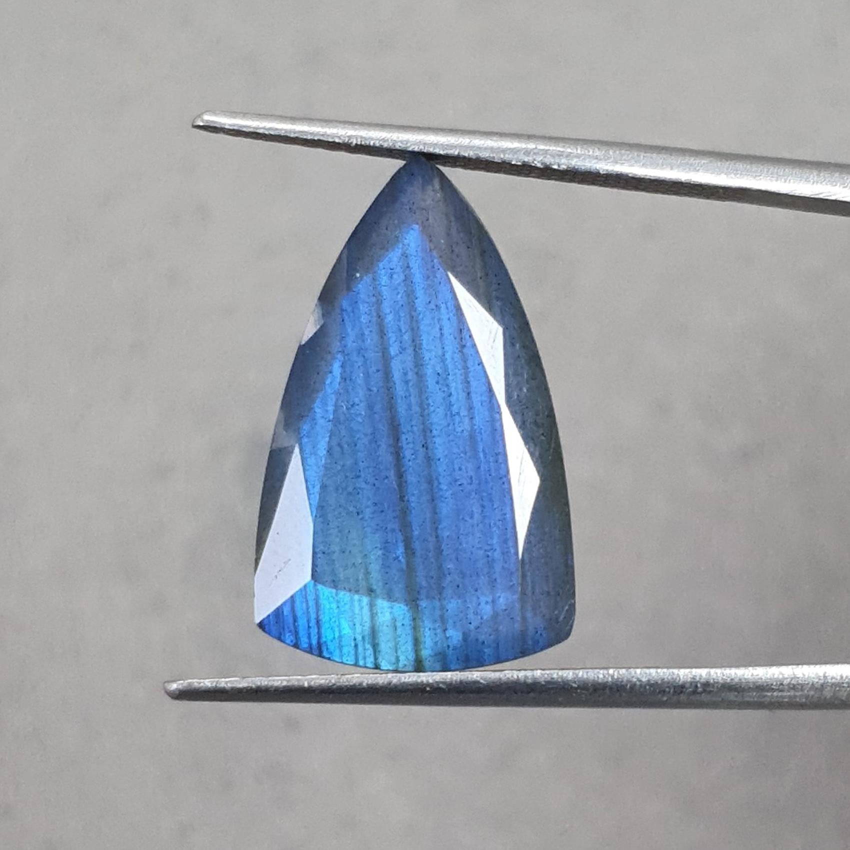 Labradorite Gemstone