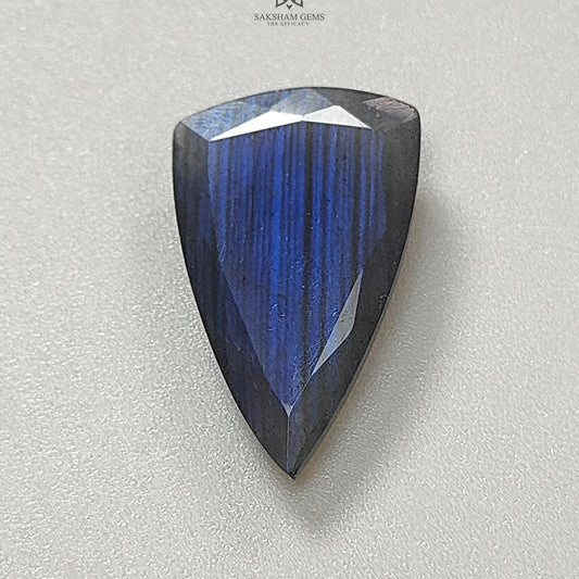 Labradorite Gemstone