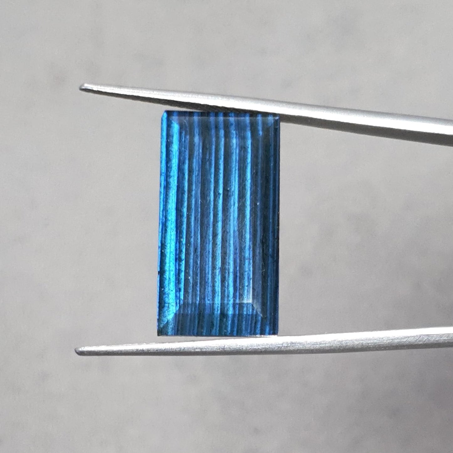 Labradorite Cabochon Fancy Cut : 16.50cts Natural Untreated Unheated Blue Labradorite  Baguette Shape 1pc For Jewelry 21*11mm