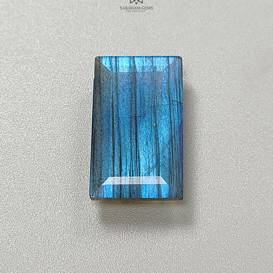 Labradorite Gemstone