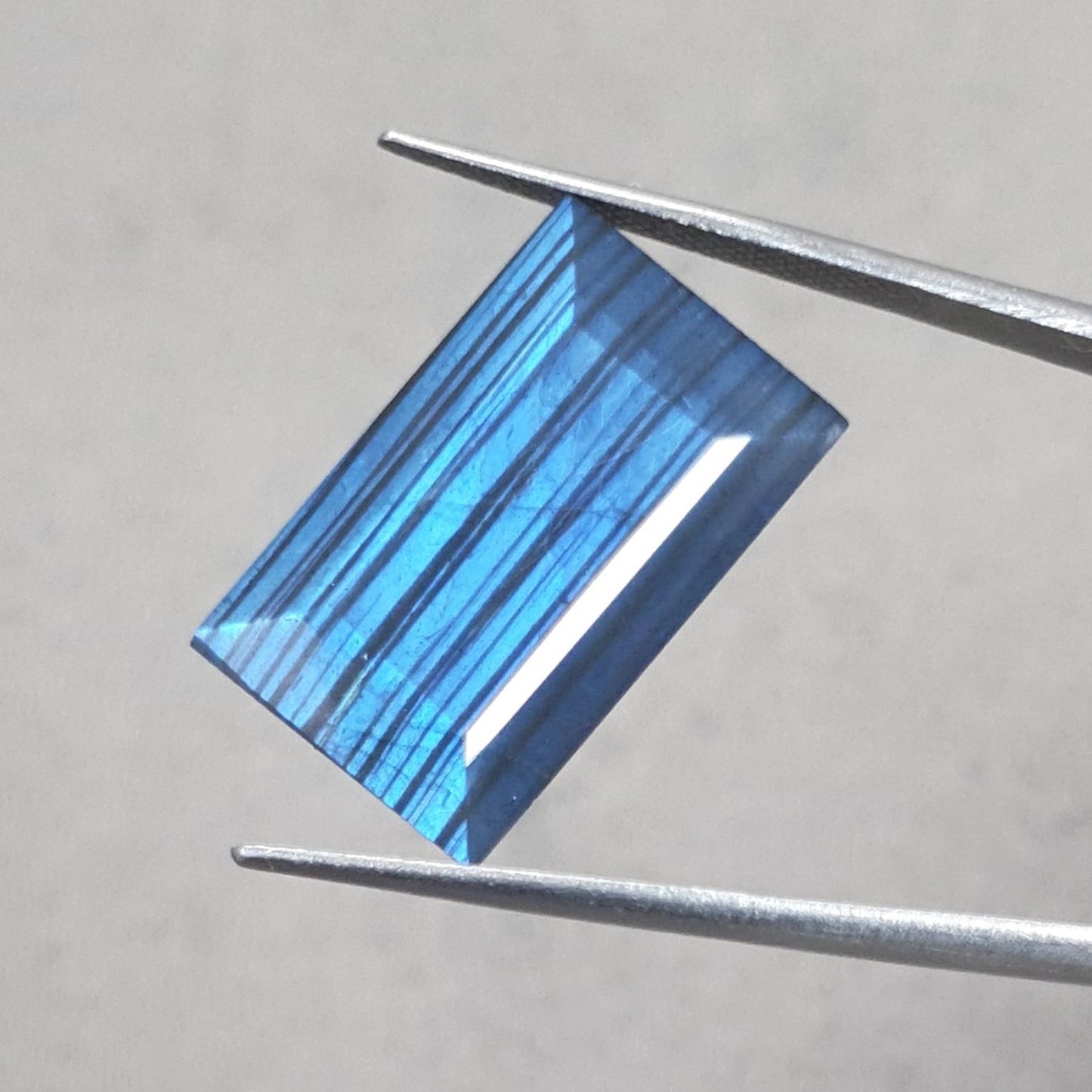 Labradorite Cabochon Fancy Cut : 19.50cts Natural Untreated Unheated Blue Labradorite Baguette Shape 1pc For Jewelry 23*14mm