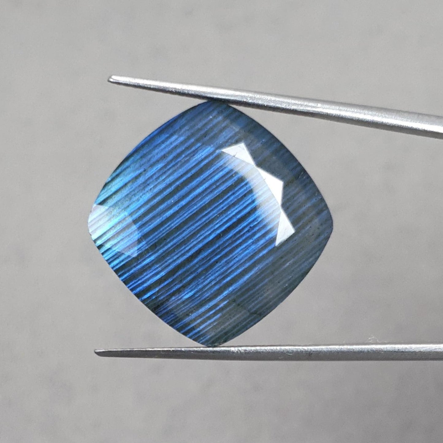 Labradorite Cabochon Fancy Cut : 21.40cts Natural Untreated Unheated Blue Labradorite  Cushion Shape 1pc For Jewelry 21mm