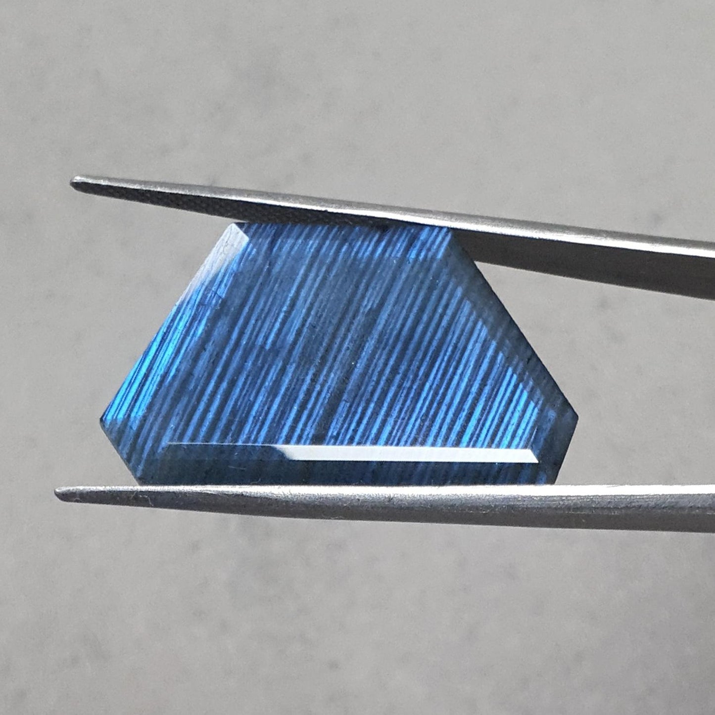 Labradorite Cabochon Fancy Cut : 23.30cts Natural Untreated Unheated Blue Labradorite Trapezium Shape 1pc For Jewelry 31*18mm