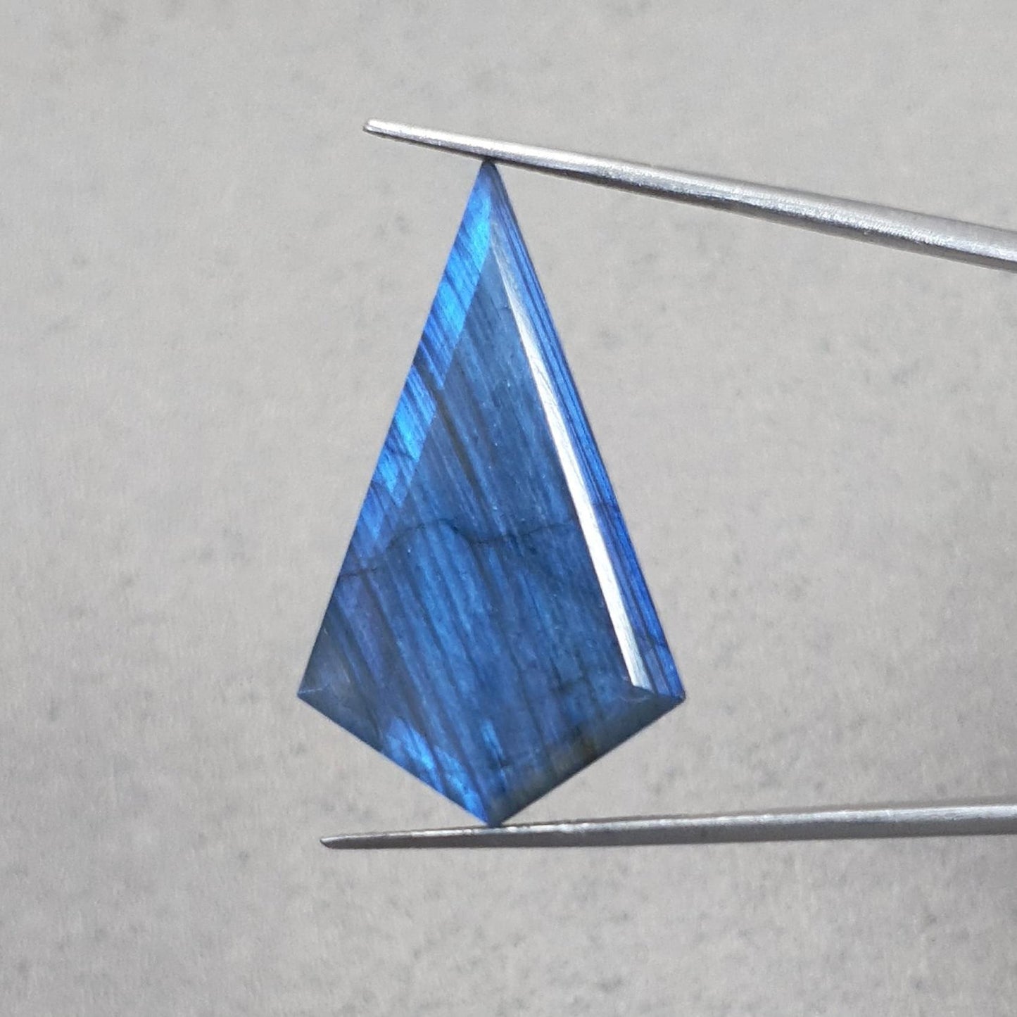 Labradorite Cabochon Fancy Cut : 27.50cts Natural Untreated Unheated Blue Labradorite Pear Shape 1pc For Jewelry36*20mm