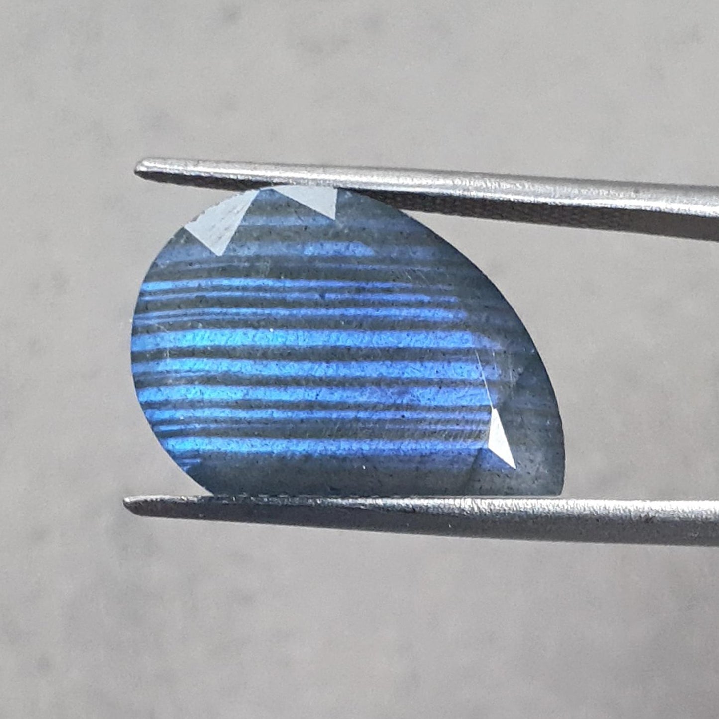 Rainbow Flashing Labradorite Fancy Cut: 6.20cts Natural Untreated Unheated Blue Labradorite Uneven Shape 1pc For Jewelry 17*13mm