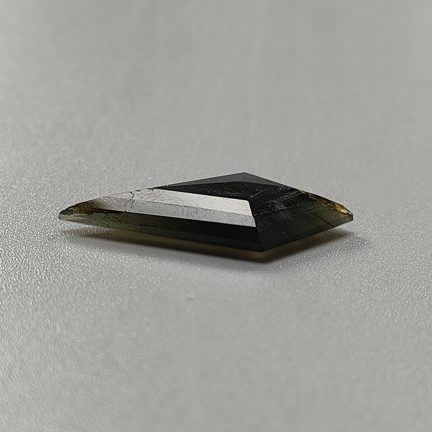 Labradorite taglio sfaccettato