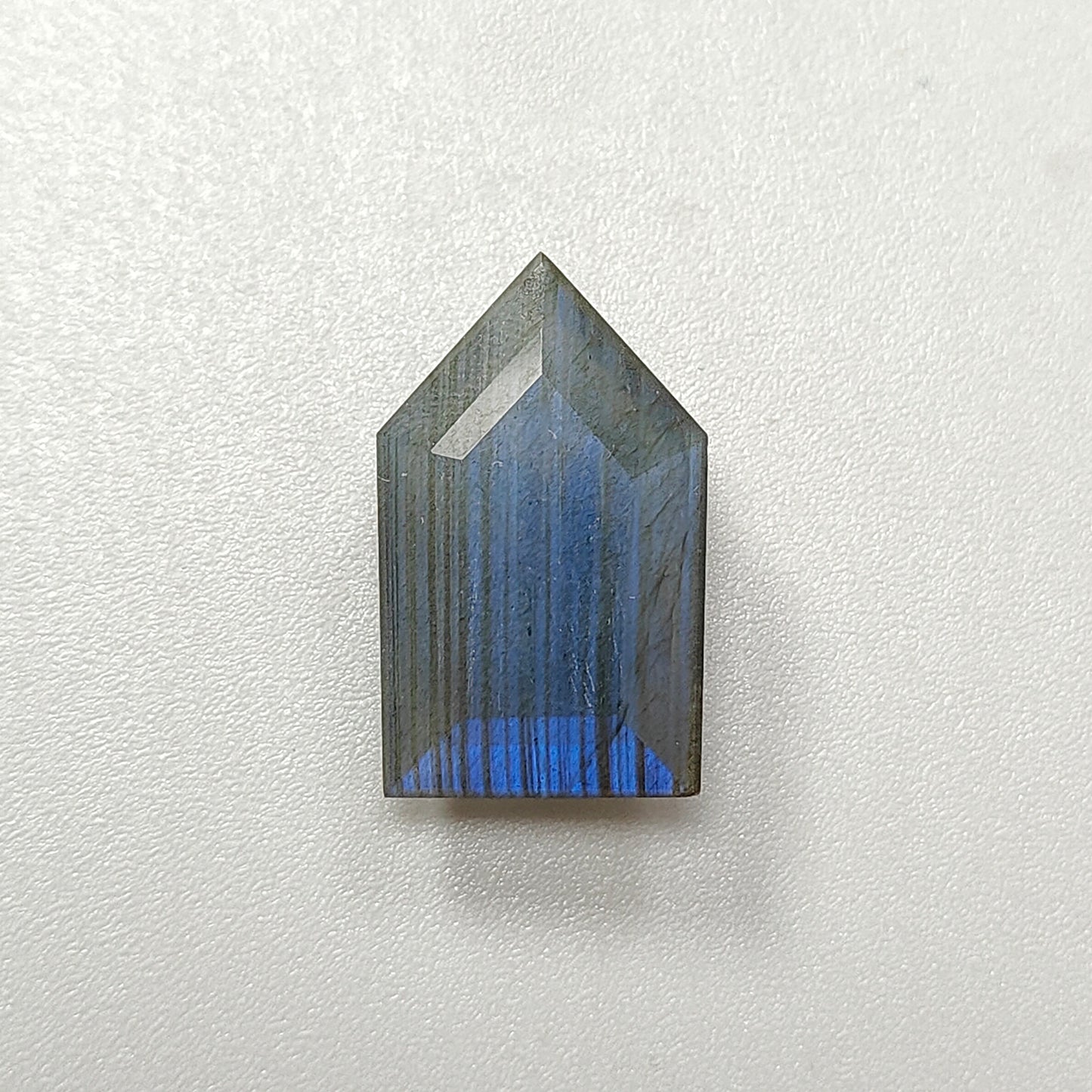 Labradorite taglio sfaccettato