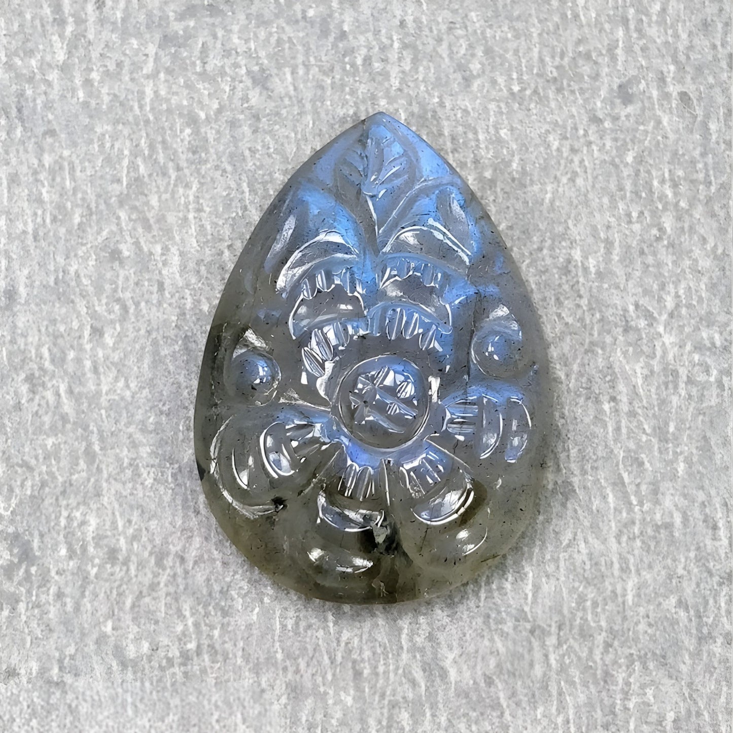 拉长石雕刻