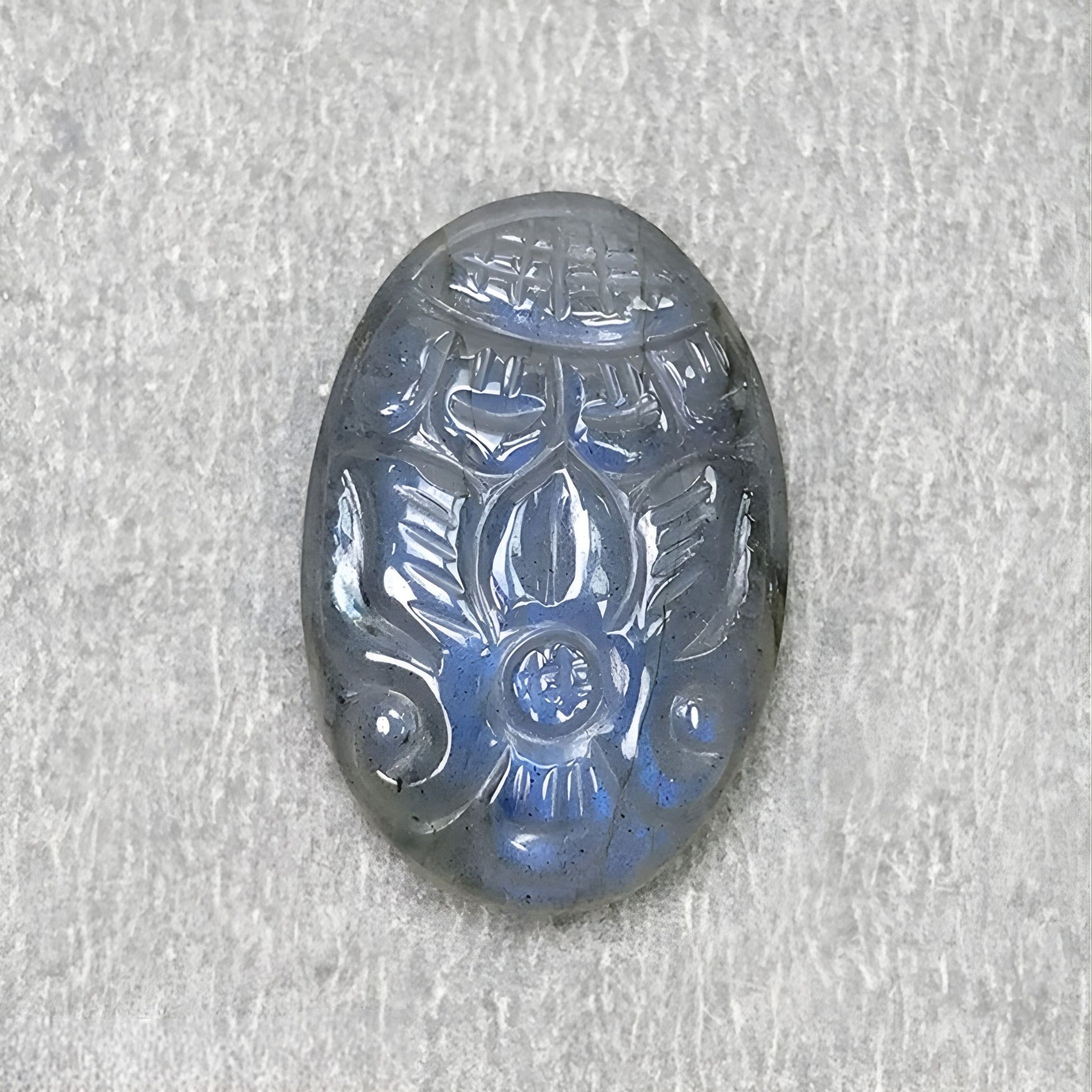 scultura in labradorite