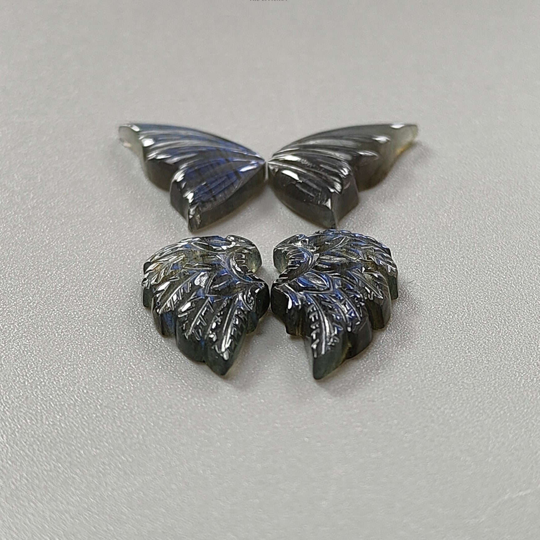 ラブラドライトの蝶、天使の羽の彫刻