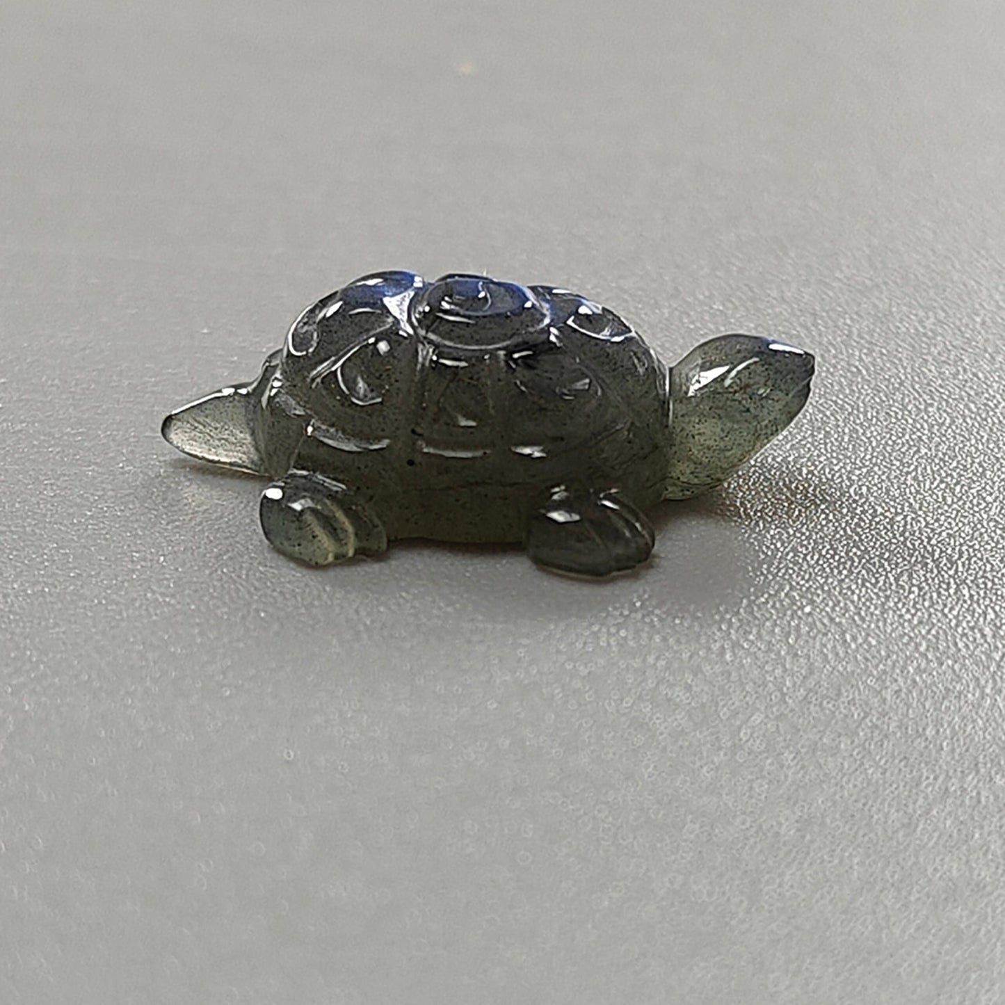 Talla de labradorita