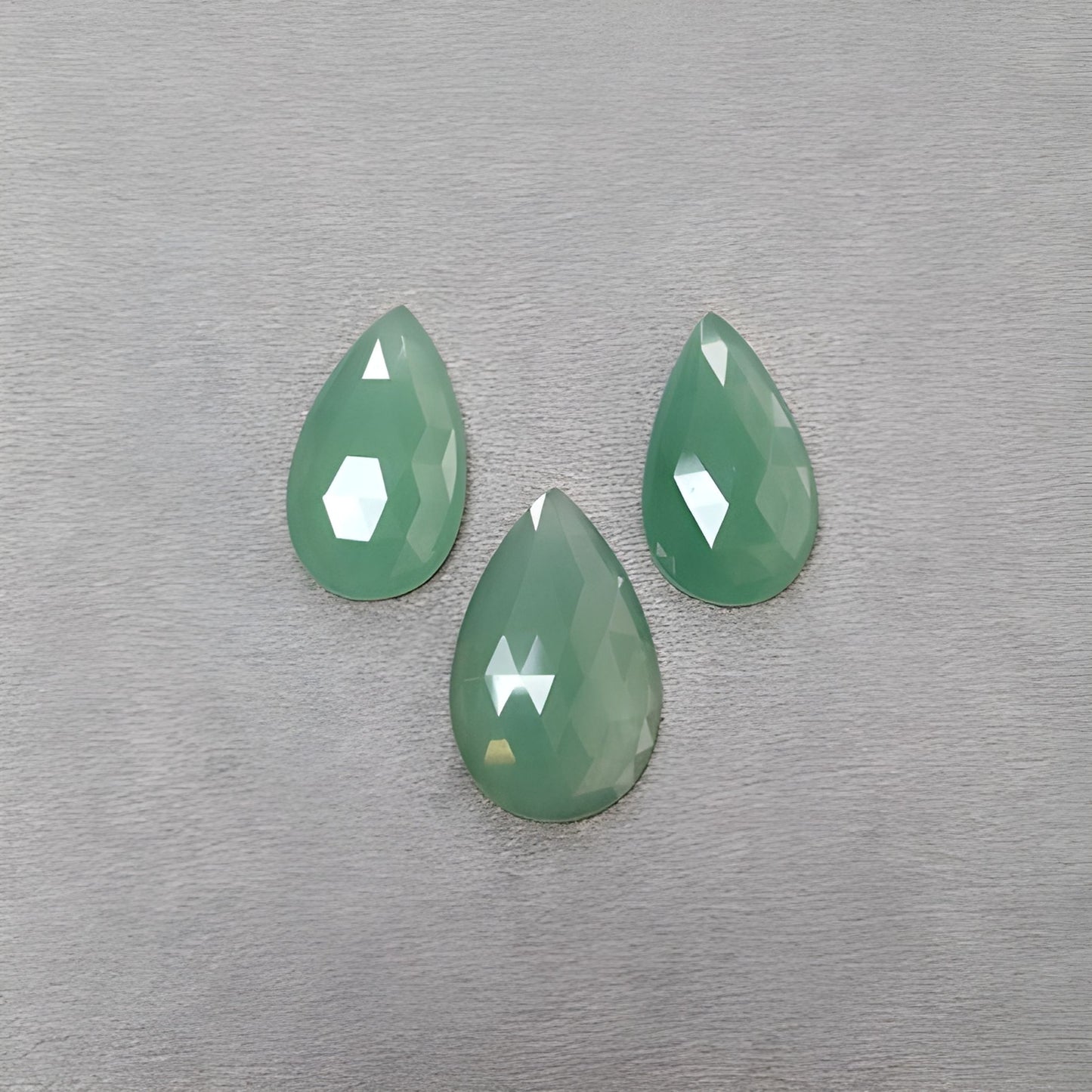 حجر الميلاد لشهر أبريل