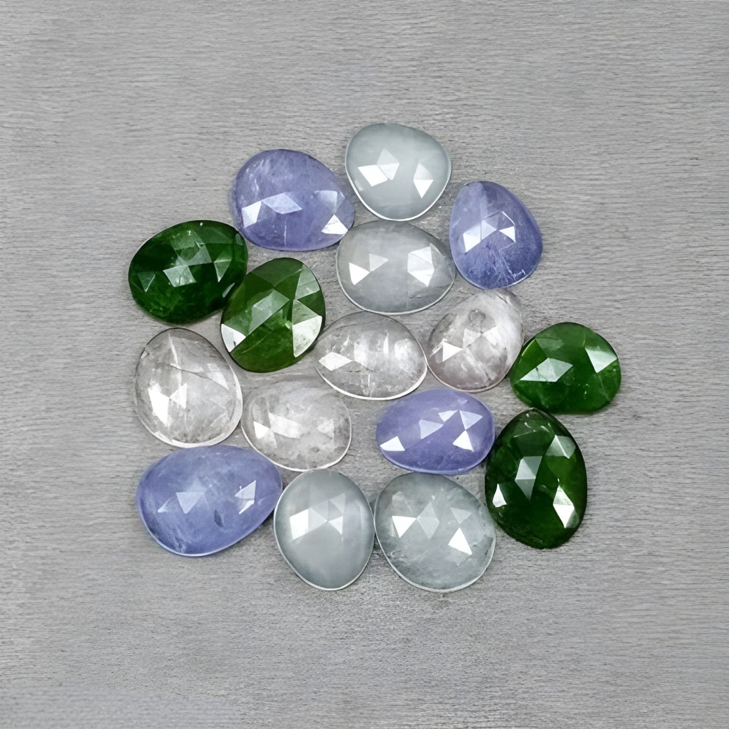 透辉石、海蓝宝石、坦桑石蛋形玫瑰切割