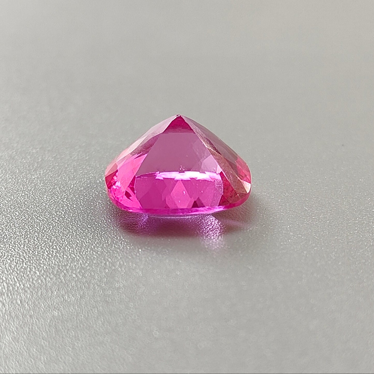 合成石榴石刻面宝石