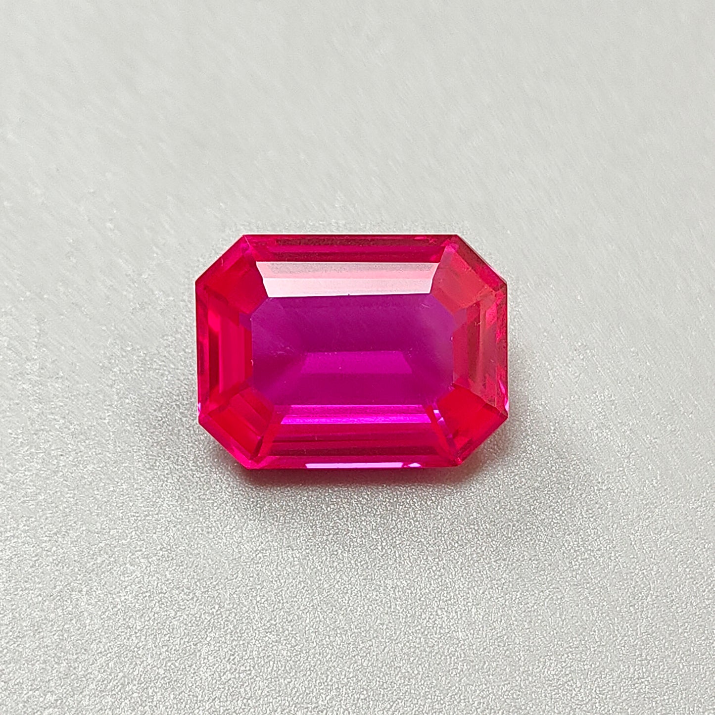 宝飾品用のサファイア