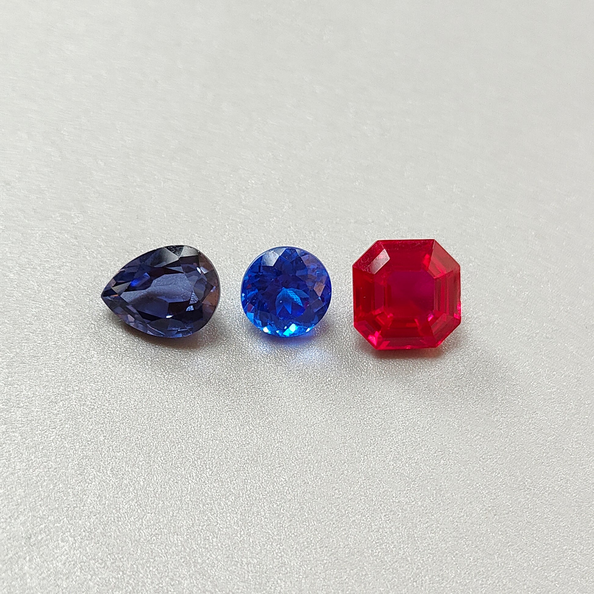 zaffiro sintetico per gioielli