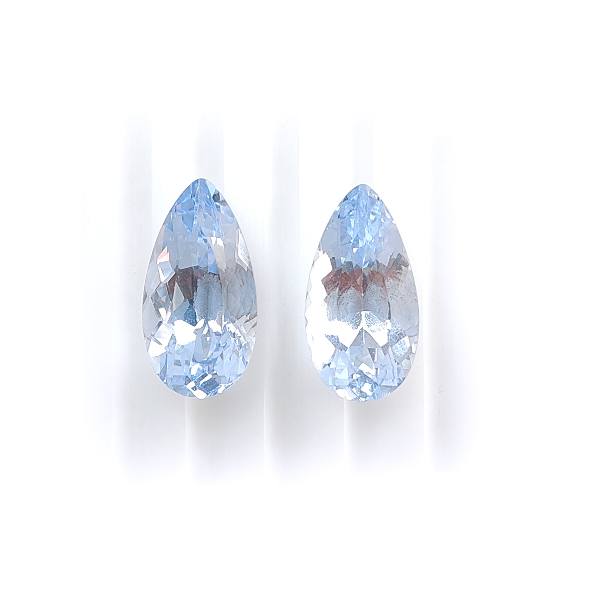 ssynthetic Aquamarine pear faceted cut