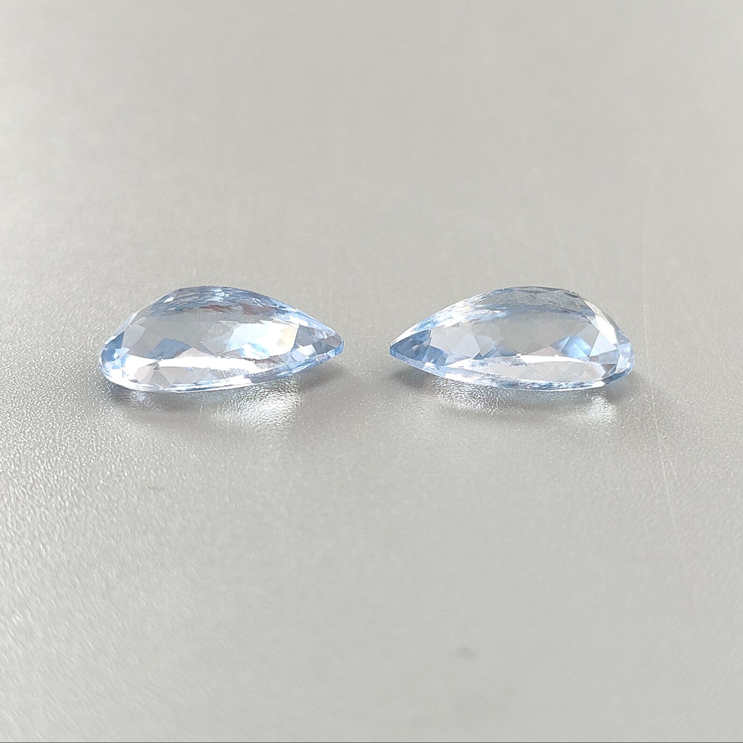 Piedra preciosa de corte facetado de aguamarina