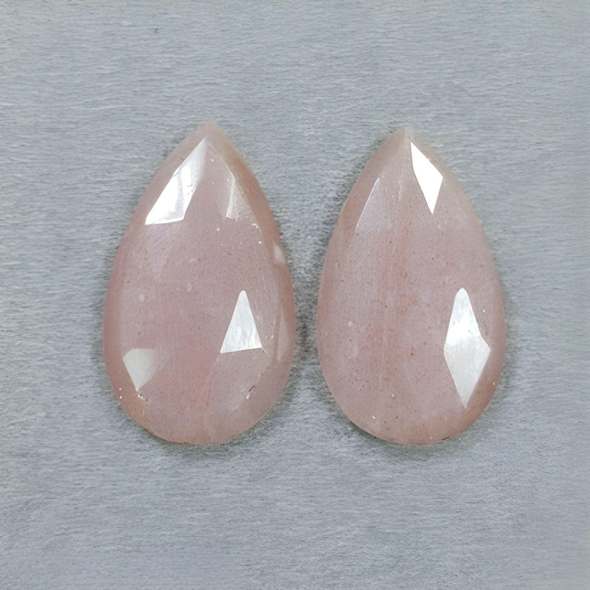 Mondstein-Edelstein im Rosenschliff