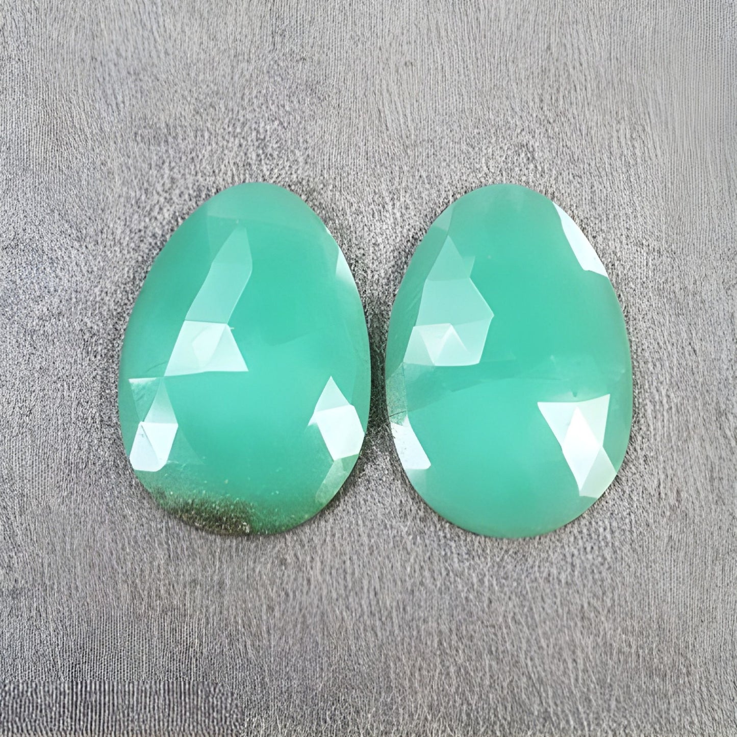 クリソプレーズ 不均一な形状 ローズカット