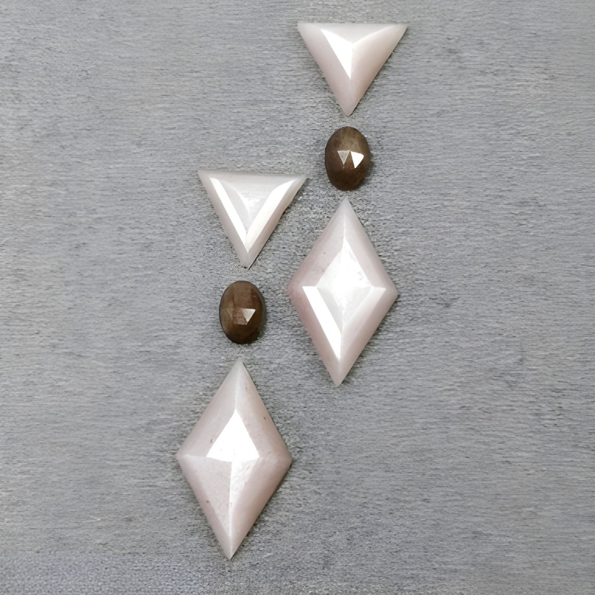 ムーンストーン、サファイアマーキスカット、オーバルシェイプステップカット