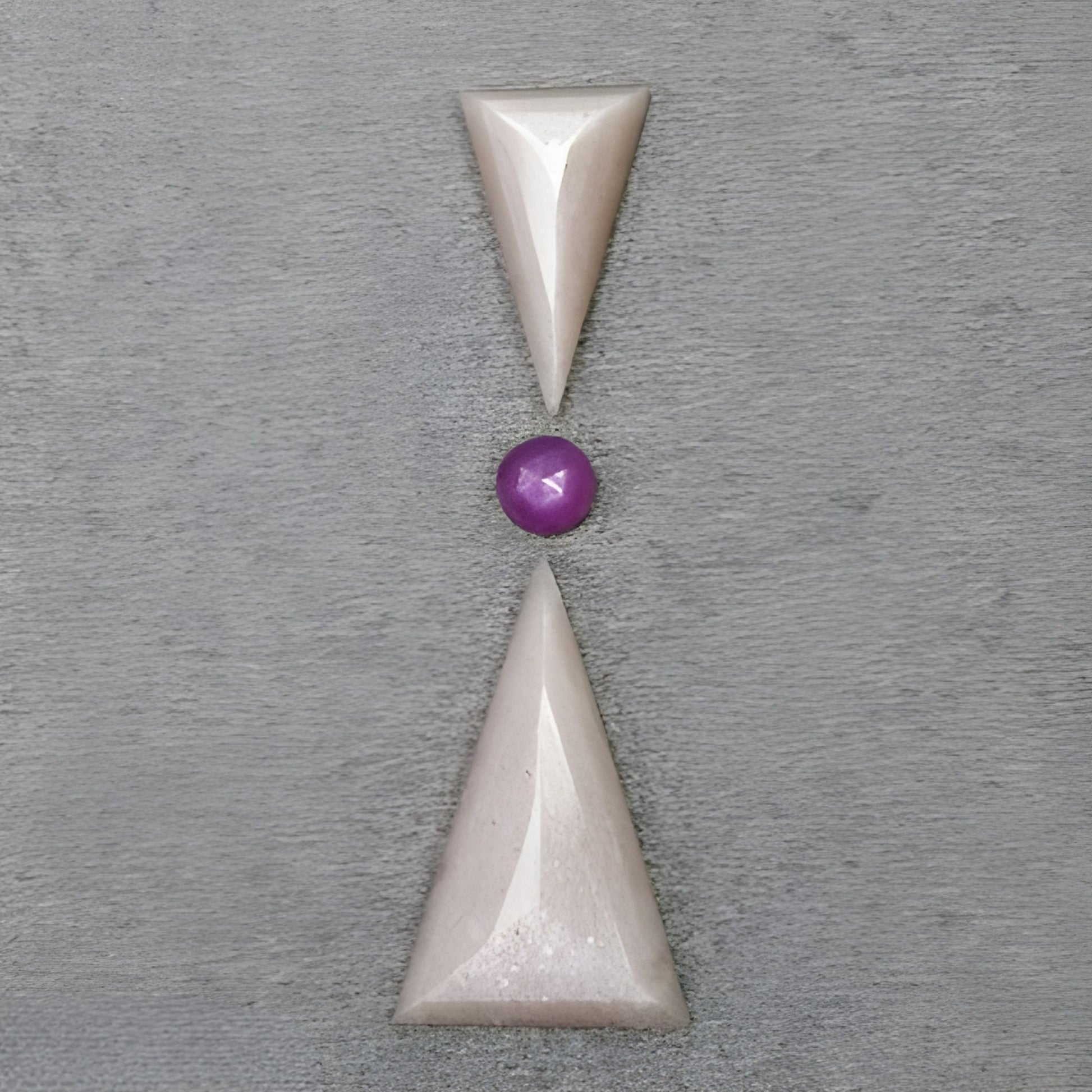 Piedra lunar, zafiro, corte triangular escalonado